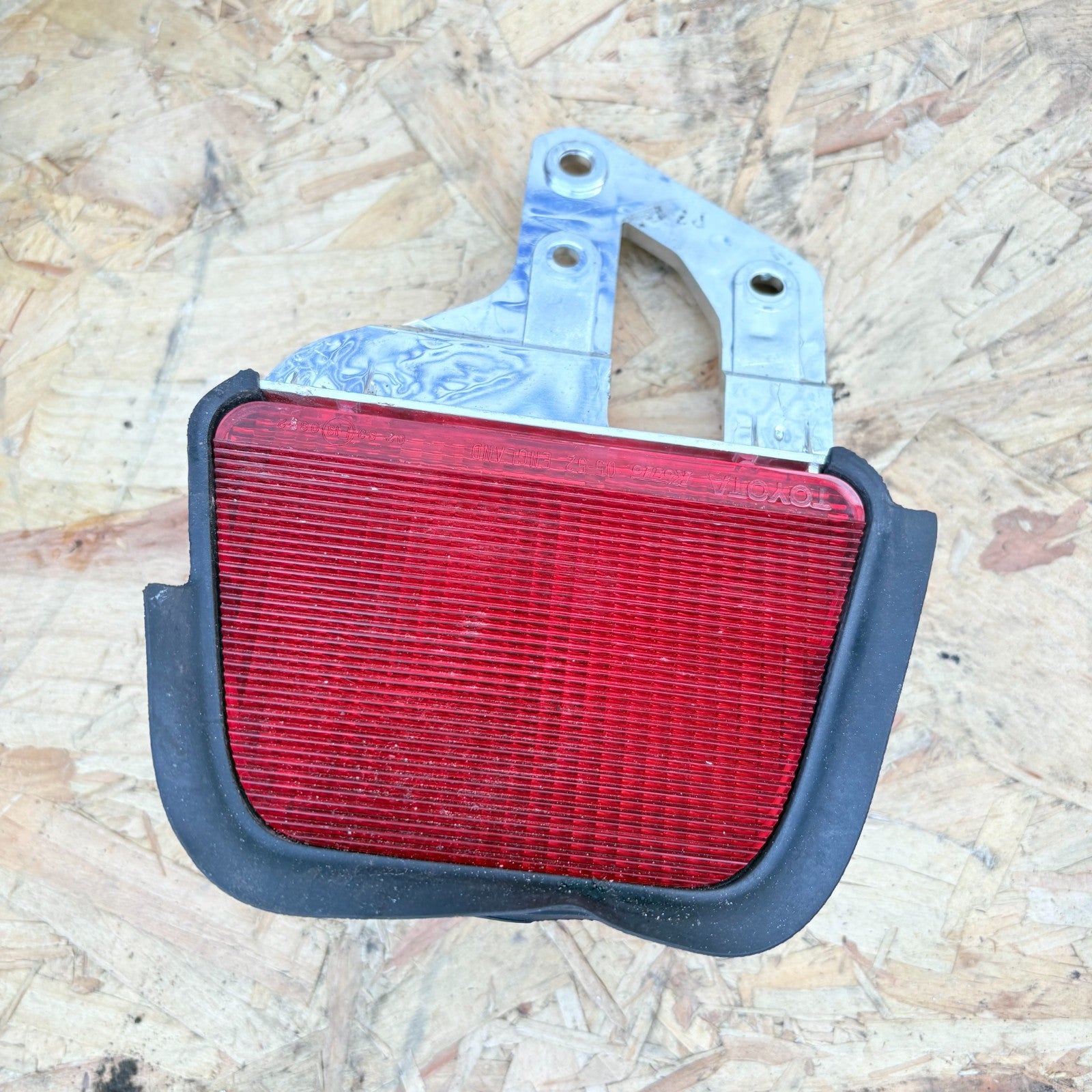 TOYOTA Avensis 2 Generation (2002-2009) Rear cover light