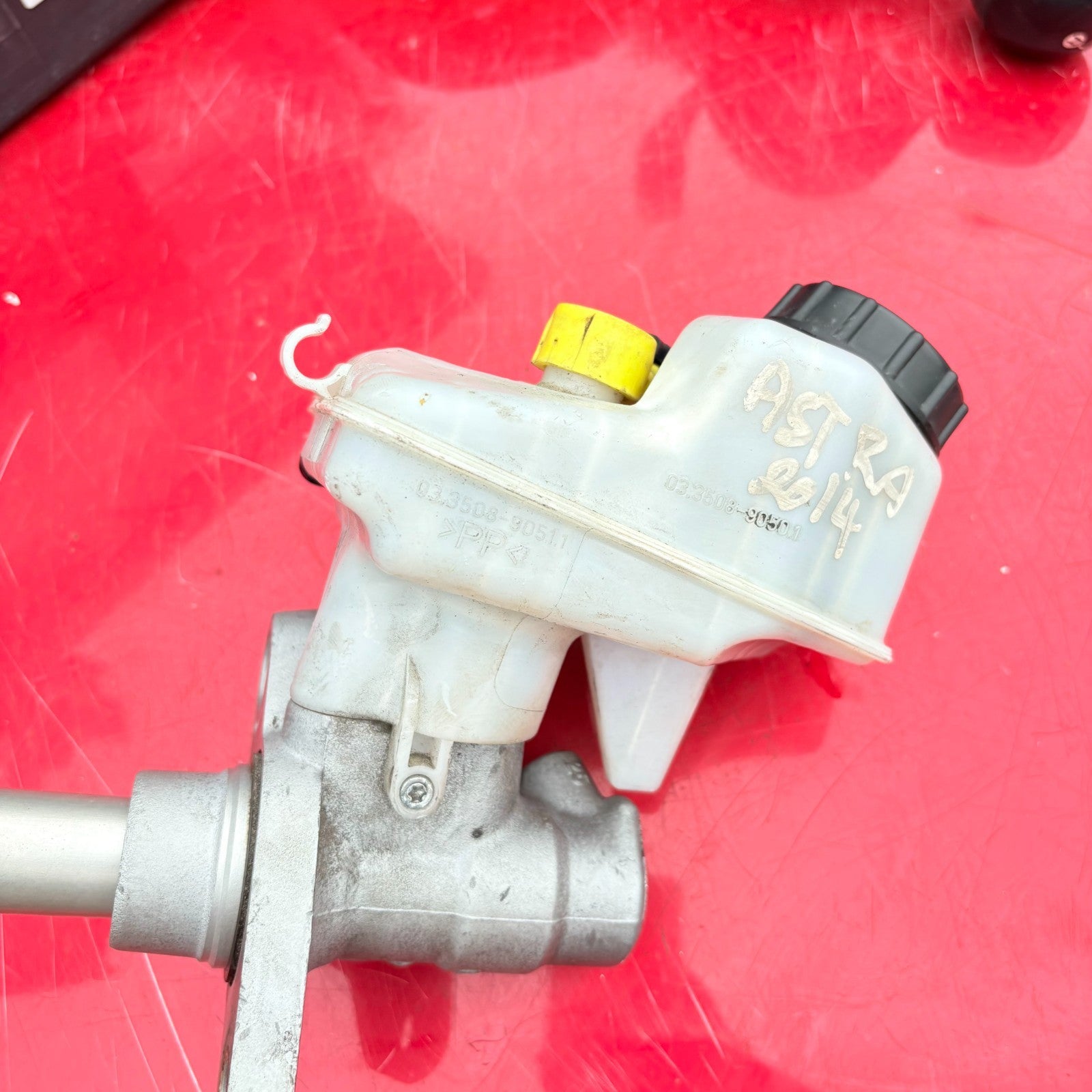 2014 Vauxhall Astra Brake Fluid Reservoir 03.3508-9050.1