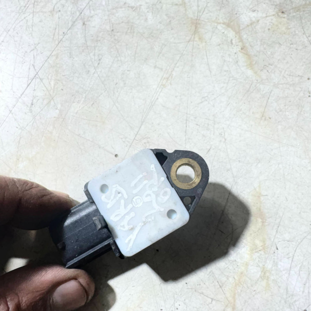 Toyota Yaris Mk2 2005–2012 Impact Crash Sensor 898310D010
