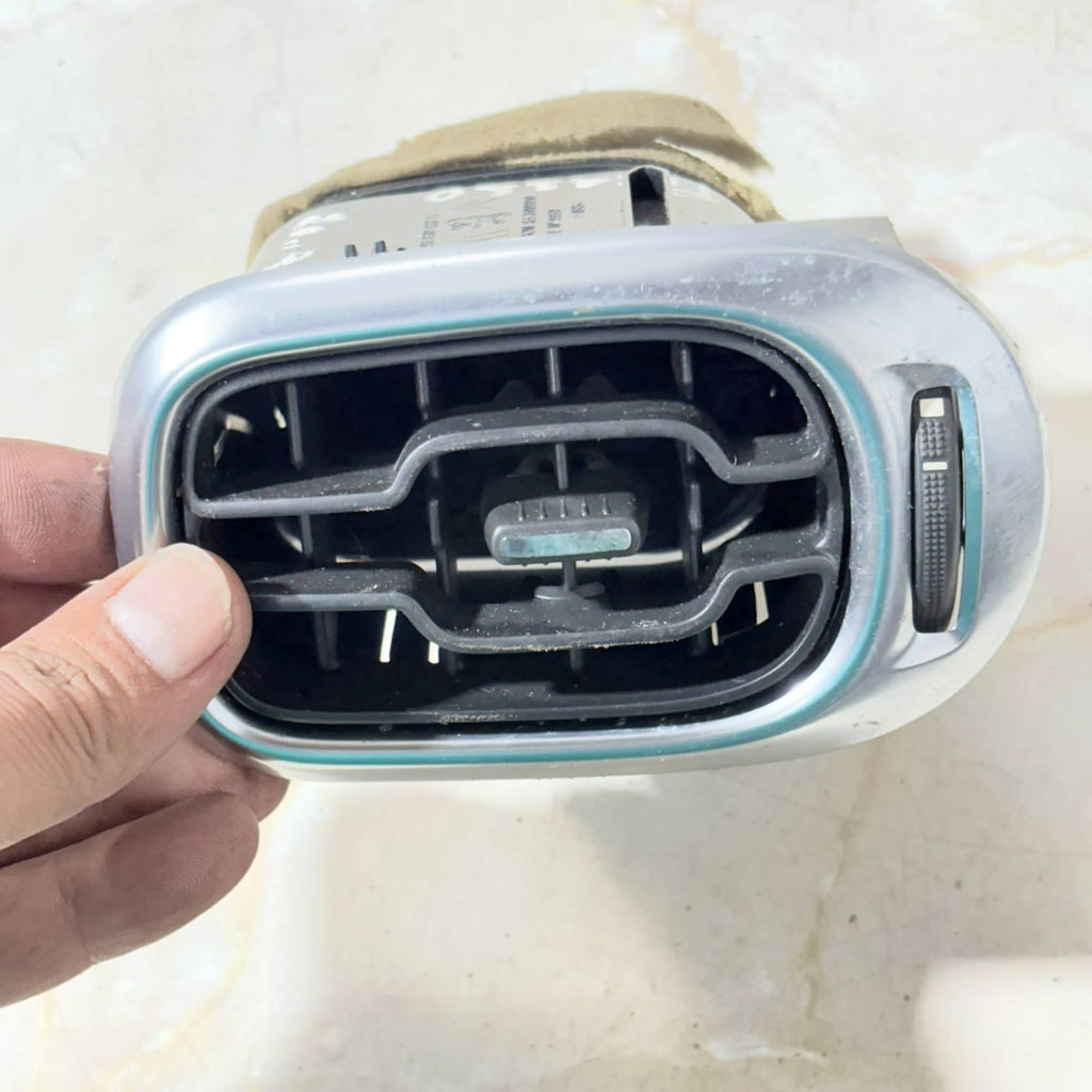 Citroen C3 Picasso 2009-2017 Passenger Left Dash Air Vent Outlet 9683043377