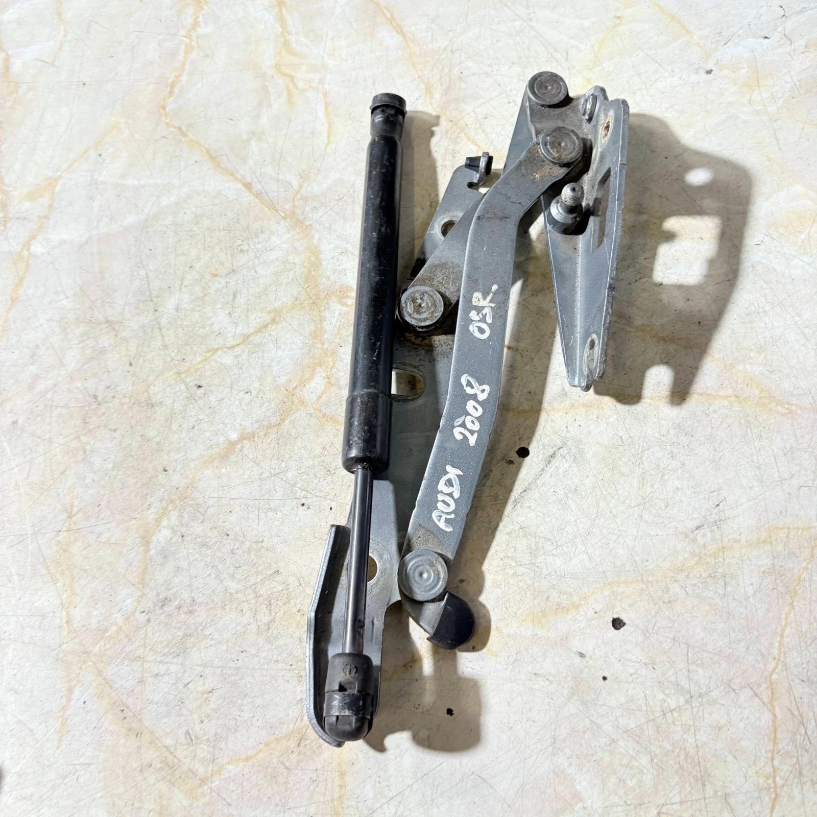 Audi A4/S4 B6/B7 2002-2008 RS4 2007-2008 Boot Lid Hinge OSR Gas Strut 8E5827302G
