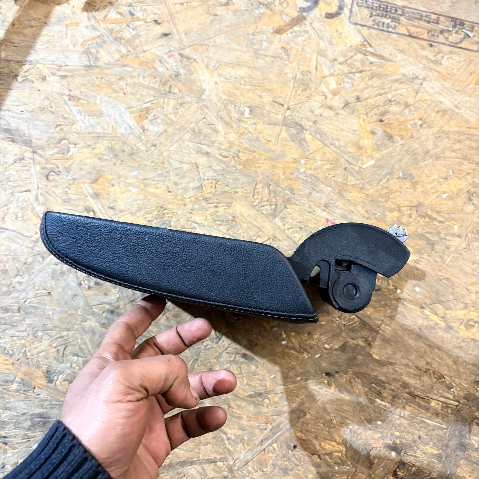 Kia Sportage Mk4 QL 2016-2021 Centre Armrest Lid Black Console