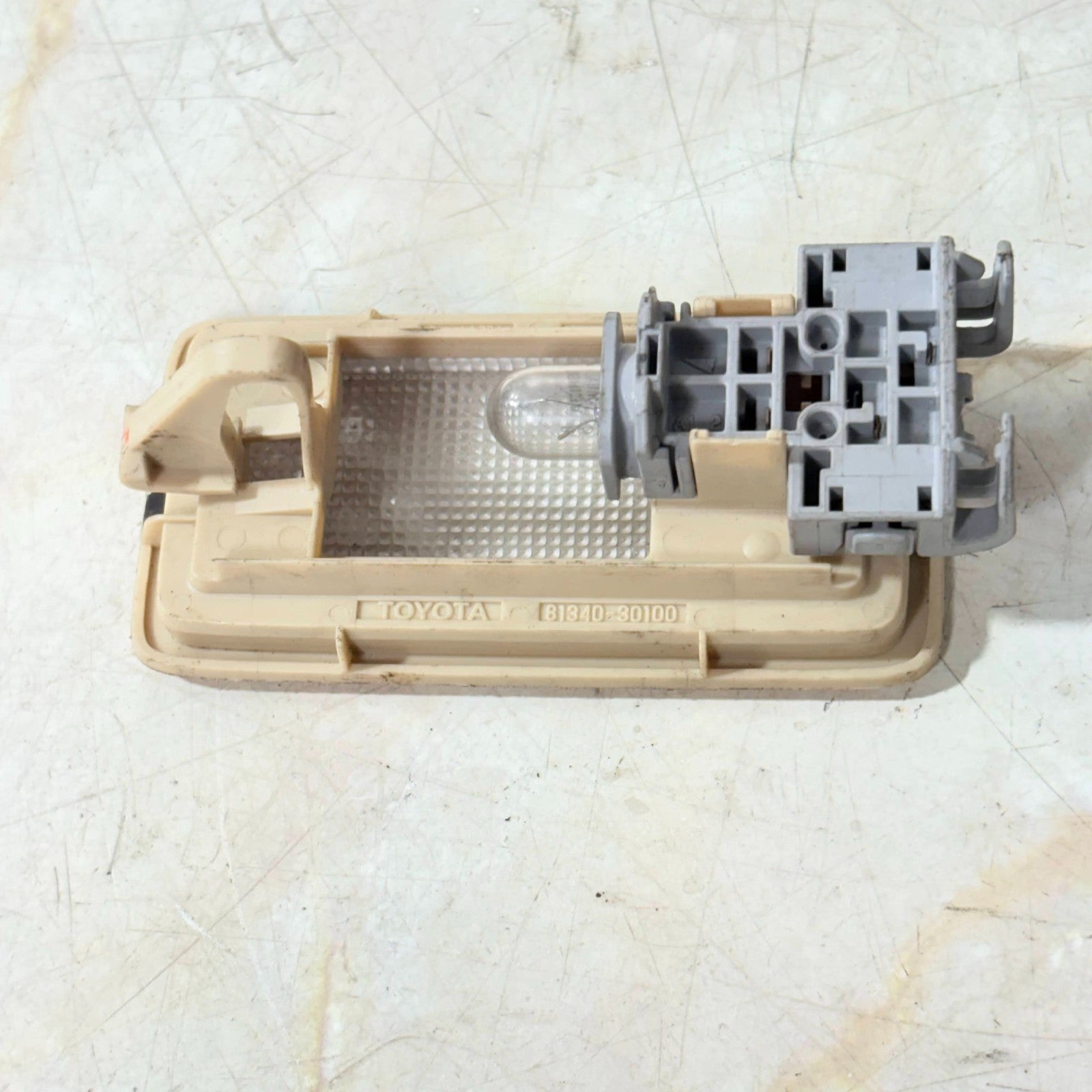 81340-30100 Lexus IS250 IS350 XE20 Sun Visor Vanity Mirror Light Lamp 06-13