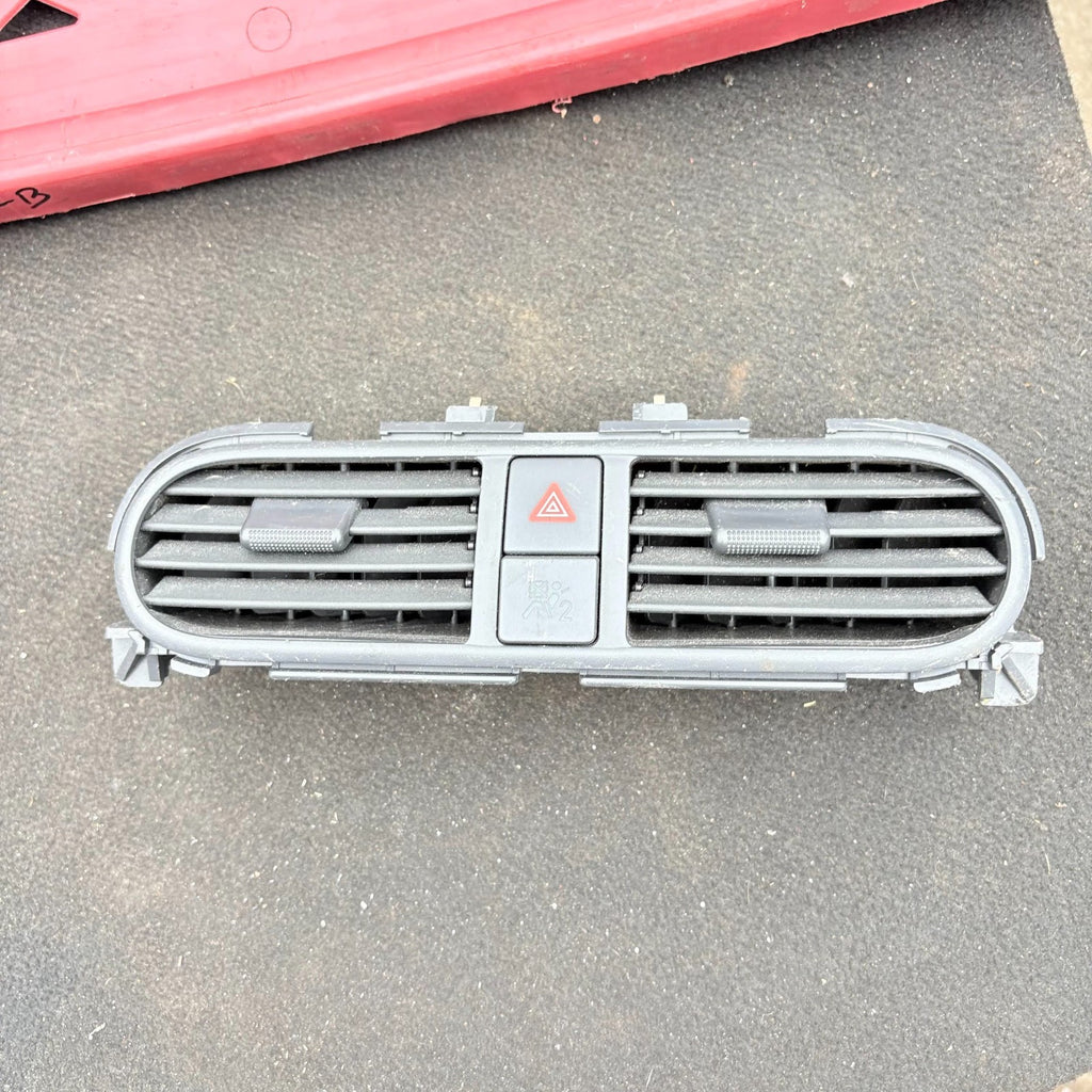 Vauxhall Agila B 2008-2014 Centre Dash Air Vent Hazard Switch 73841-51K0