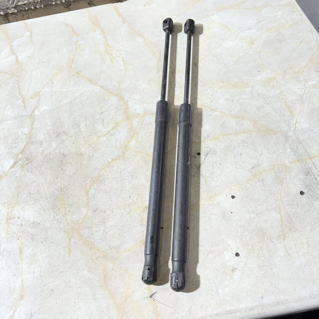 SUZUKI SX4 2008 Driver Rear Bonnet Strut Set 68 Plate Reg 31468172