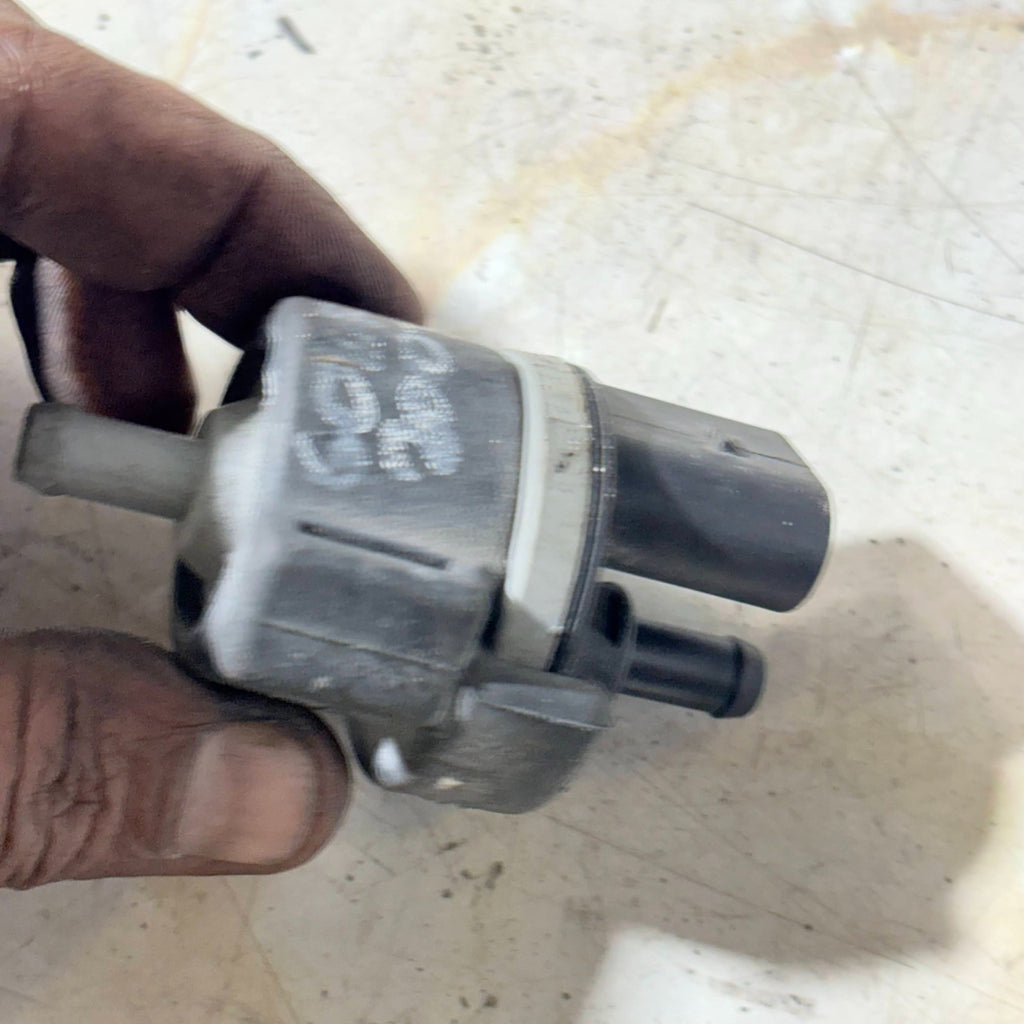 VW Golf Mk5 2003?2008 Vacuum Valve 058133450