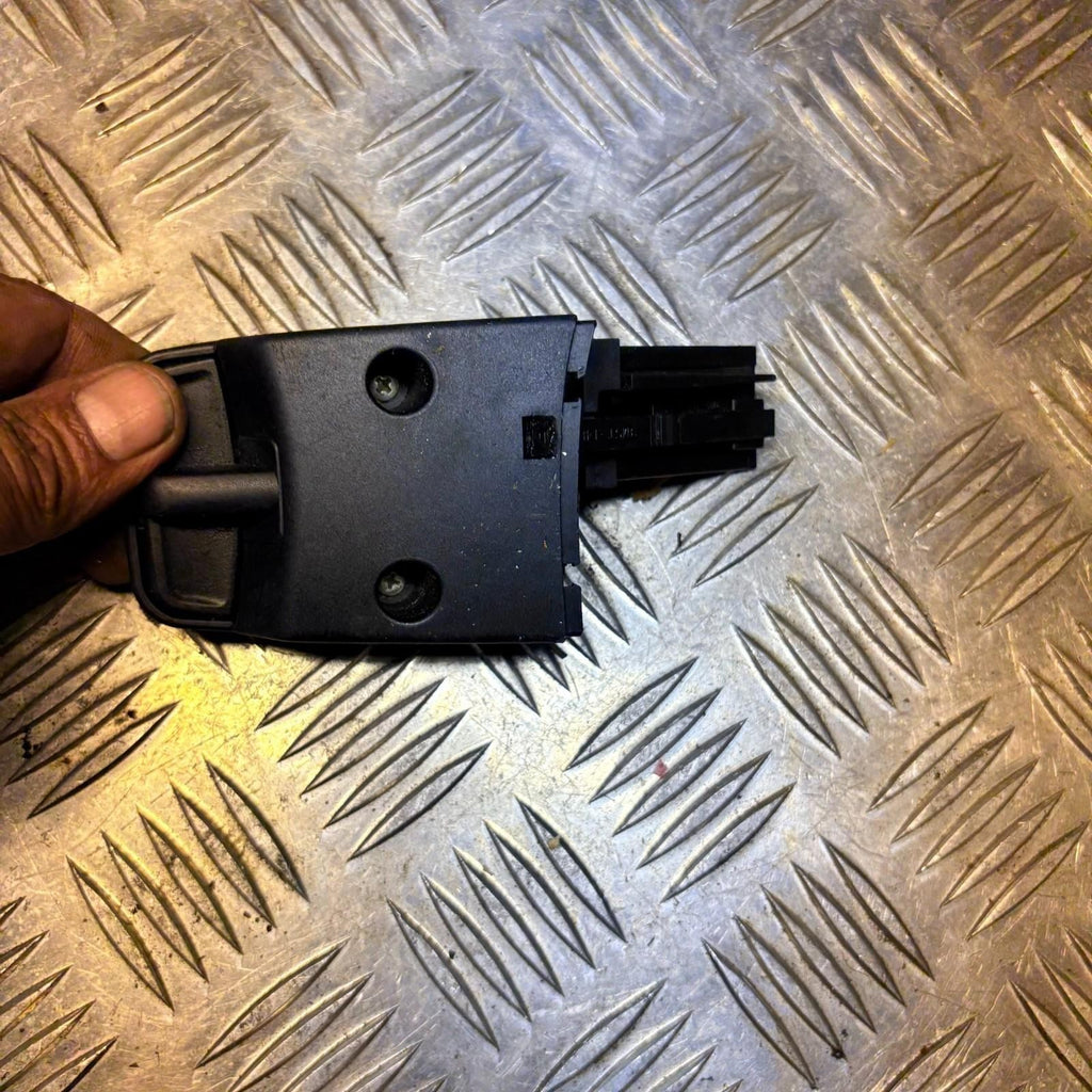 2009 FORD FOCUS STEERING WHEEL VOLUME CONTROLS SWITCH 3M5T-14K14
