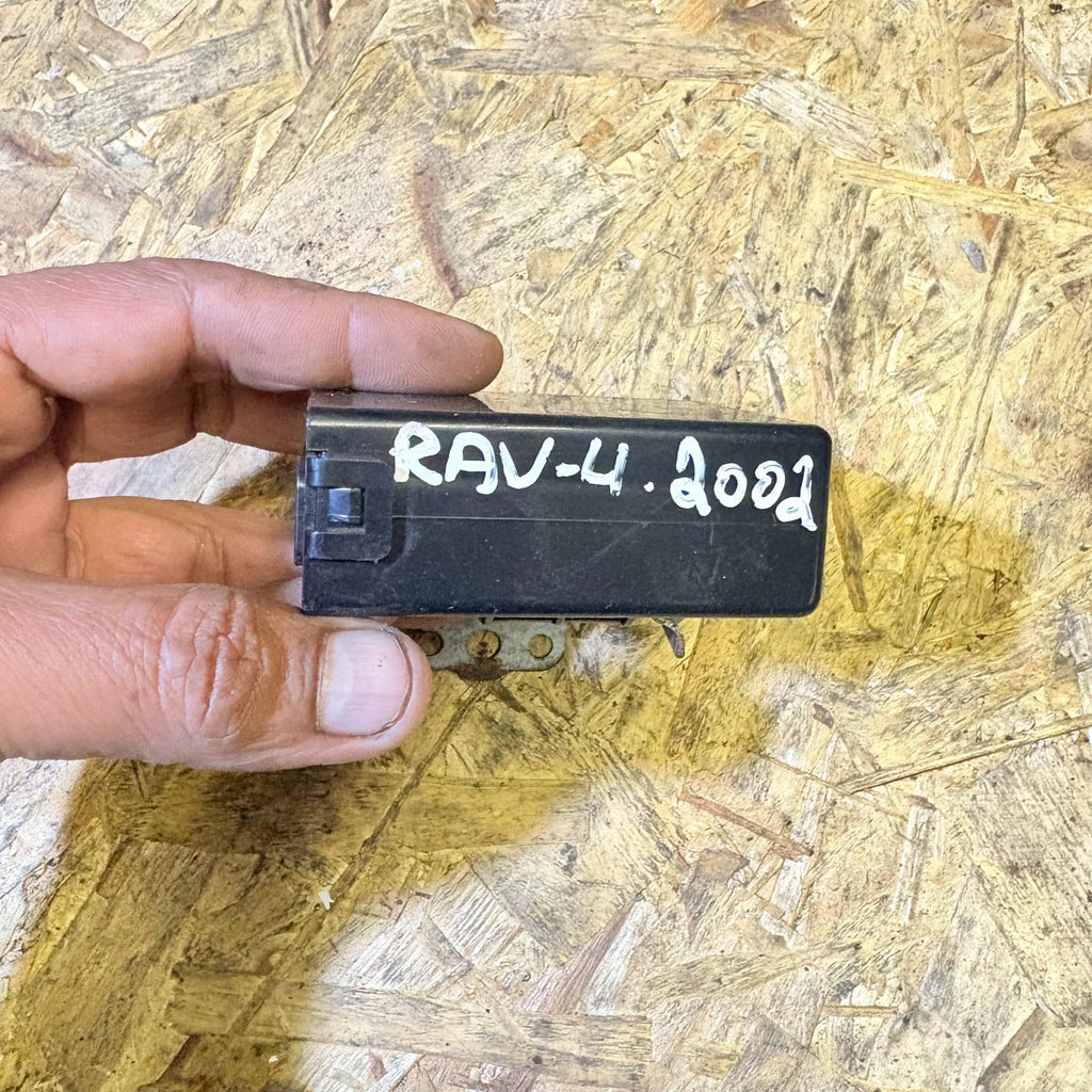 Toyota RAV4 Mk2 2000-2005 Denso AC Air Con Amplifier ECU 88650-42130 277100-1630
