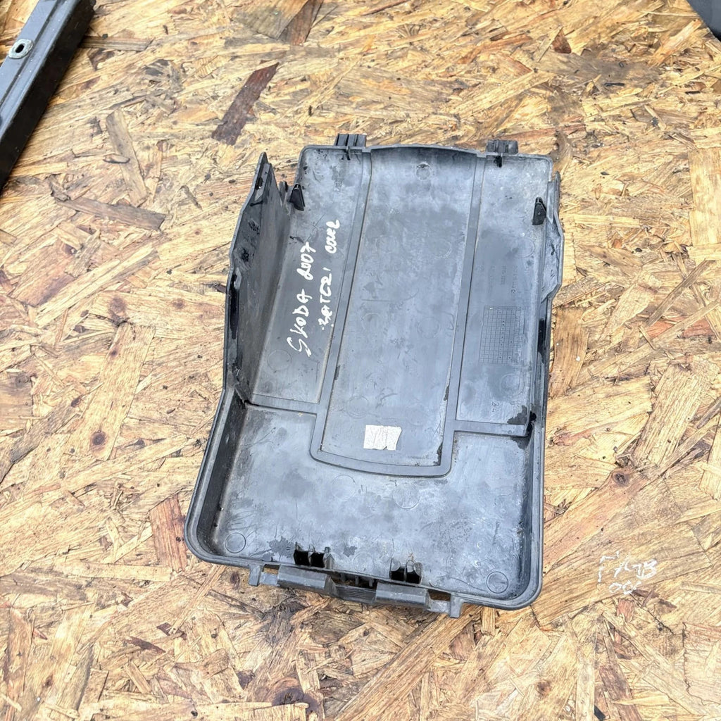 VW Golf Plus 1K Mk5 Battery Cover Lid 1K0915443C 2007