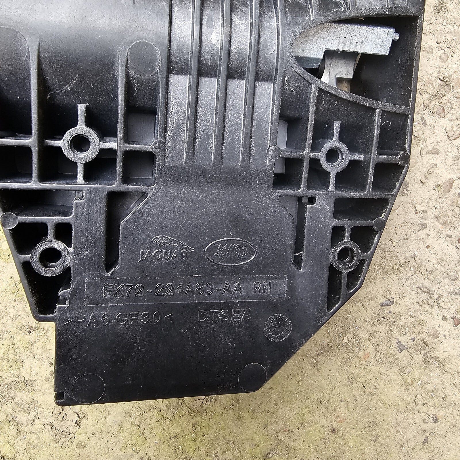 LANDROVER DISCOVERY 5 Door Handle Drivers Front Bracket L462 FK72224A80AA