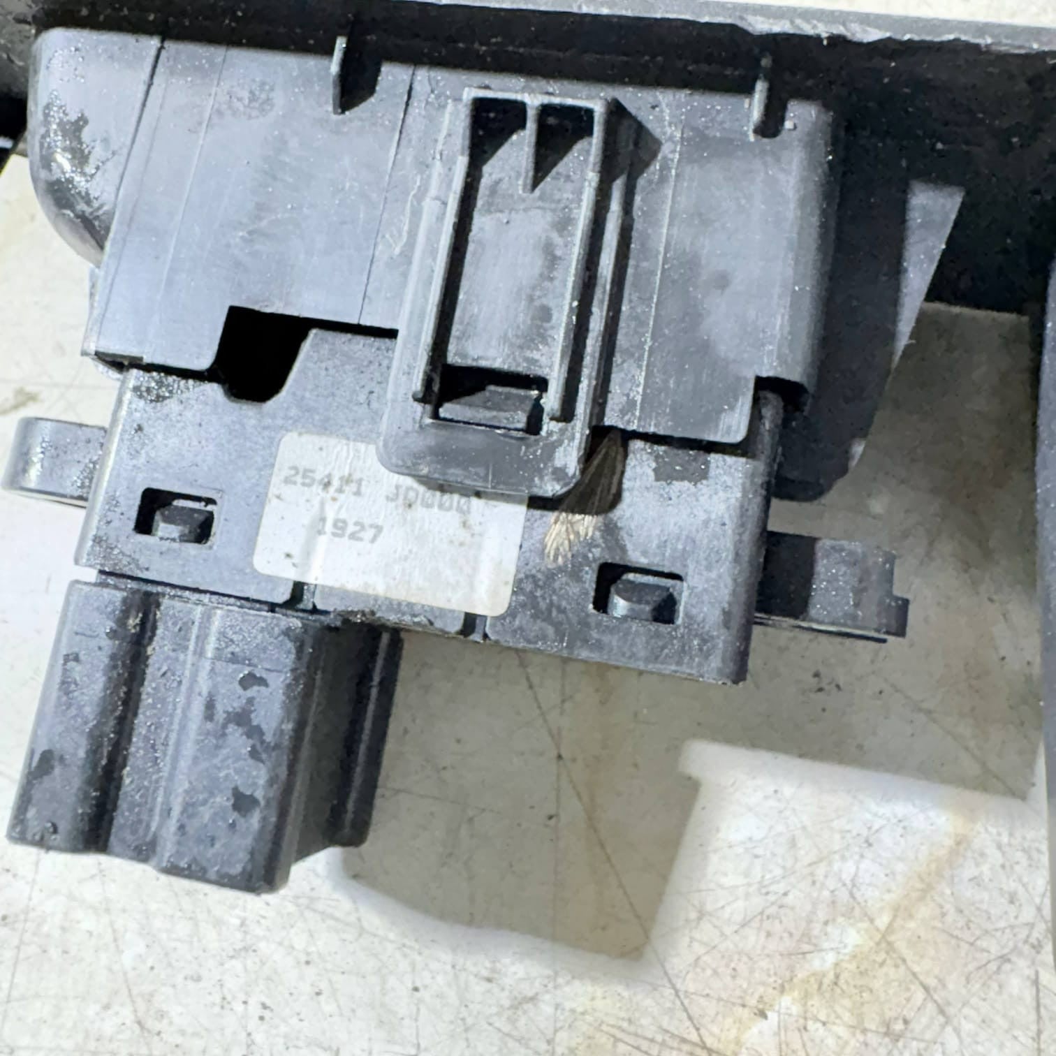 Nissan Qashqai J10/JJ10 Rear Door Window Switch NSR 25411-JD000 2007-2013