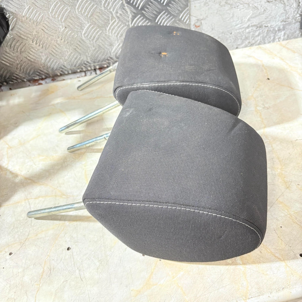 Ford Focus MK2 2005-2010 Front Seat Headrests Pair LH RH Grey Cloth