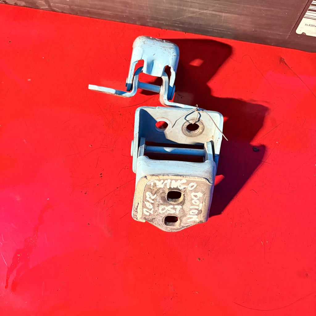 RENAULT TWINGO 20072014 DOOR HINGES TOP DRIVER SIDE PAIR