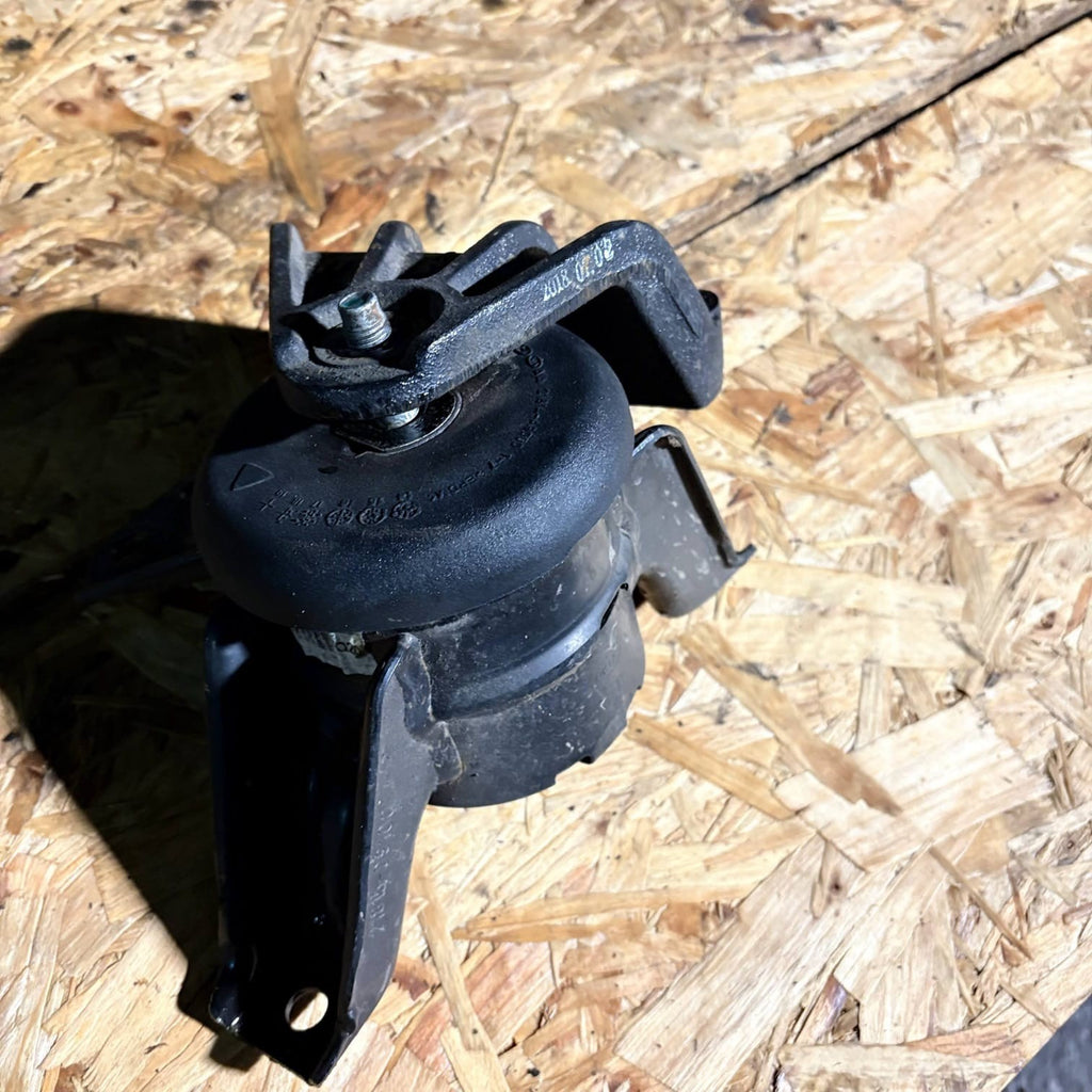 KIA Sportage Diesel 100kW Engine mount bracket 21815D9100 DON4932