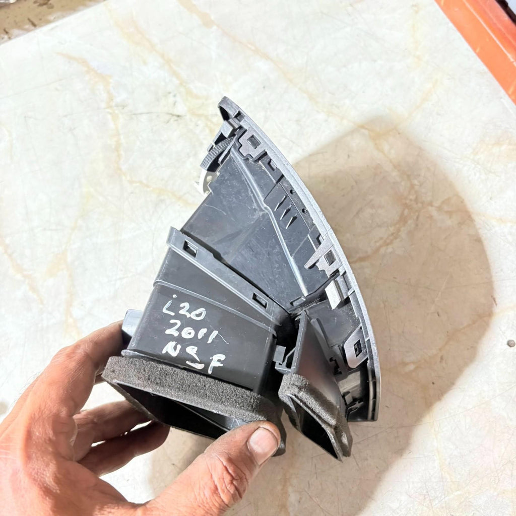 HYUNDAI I20 MK1 08-12 DASHBOARD AIR VENT NSF PASSENGER FRONT LEFT SIDE