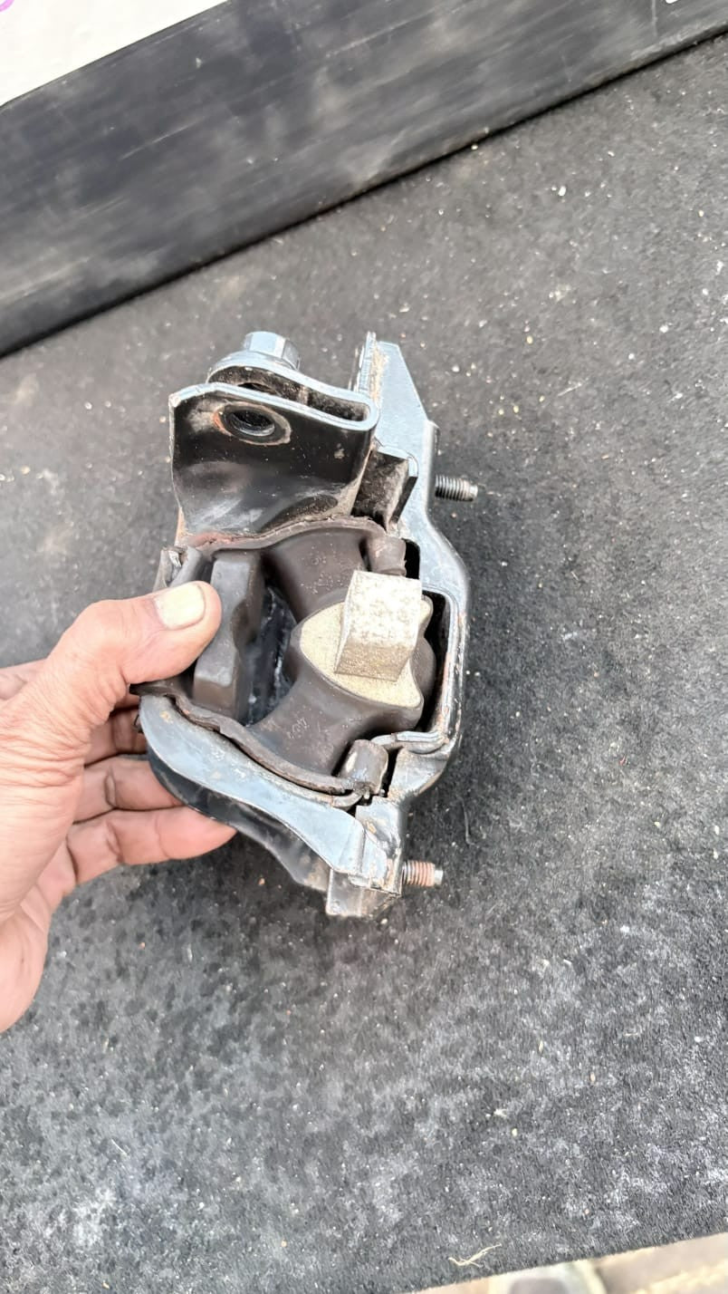 POLO Seat Ibiza Mk4 Tsi 1197 Engine Mount passenger CBZA 6Q0199555AR O55 2009