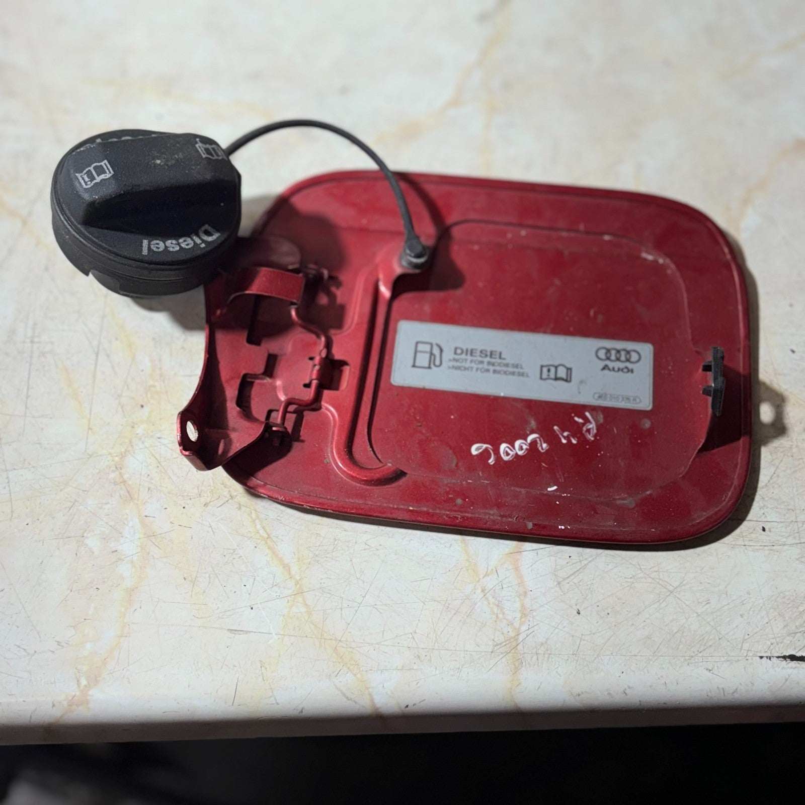 Audi A4 Fuel Filler Flap Lid Cover Cap 2004-2008M