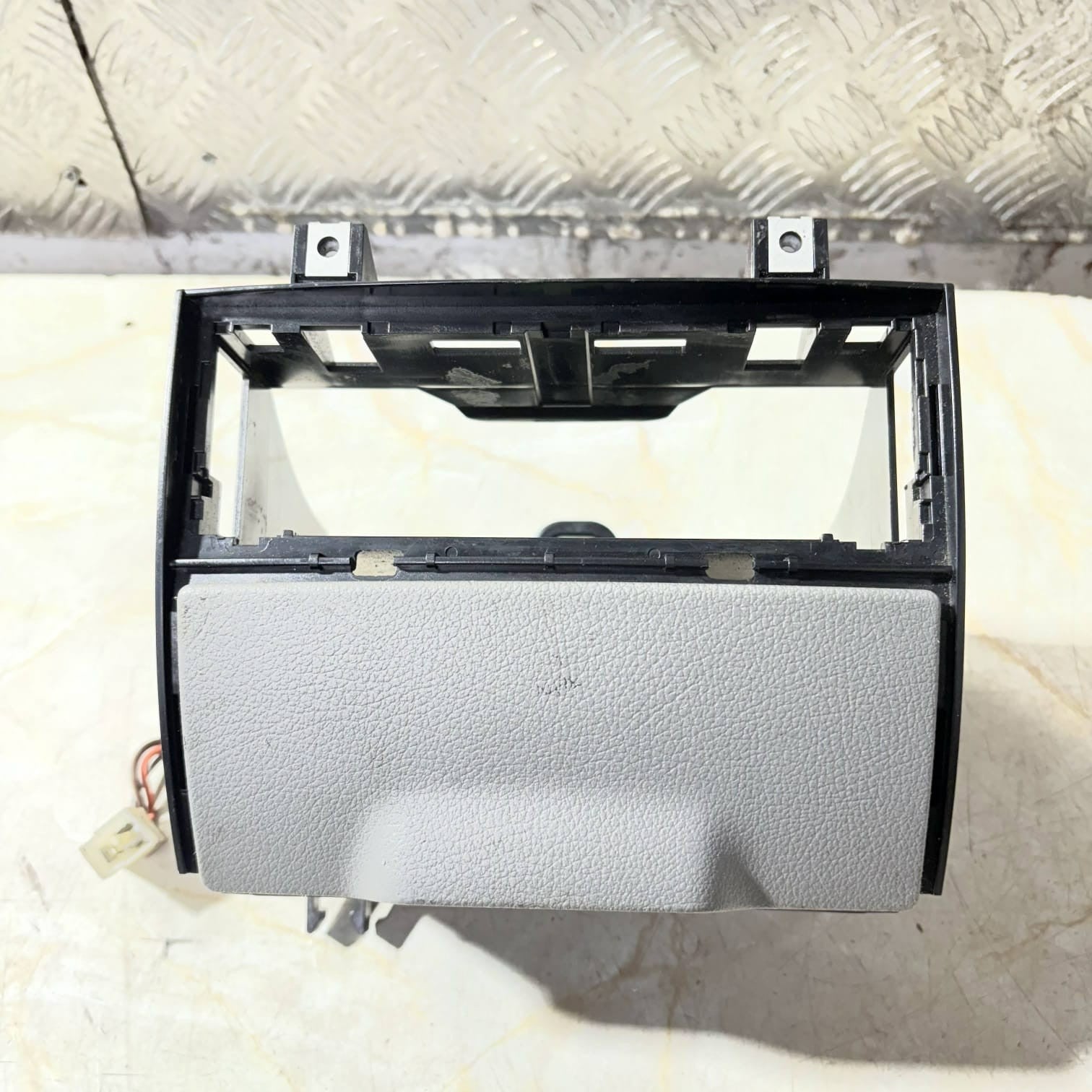MERCEDES SPRINTER CENTRE ASHTRAY CUP HOLDER 9066800558