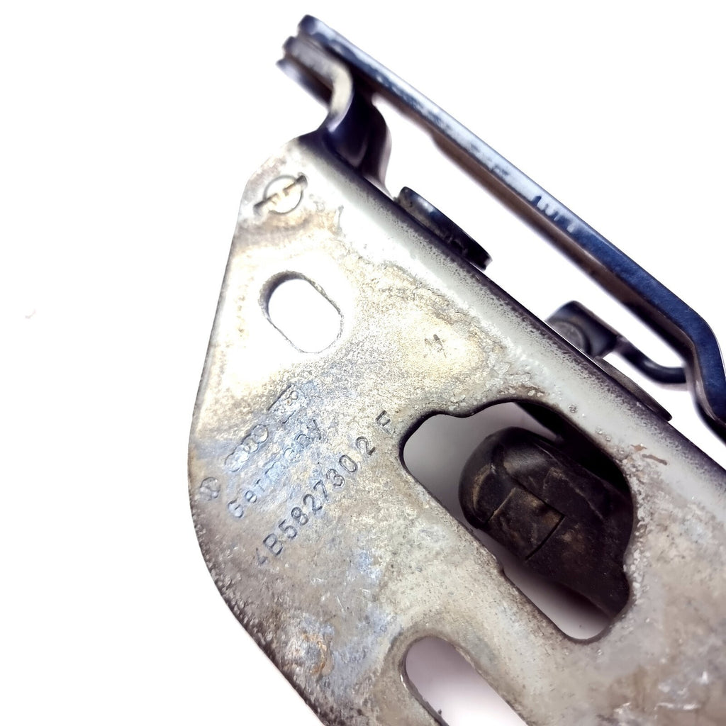 Audi A6 S6 C5 4B 2003 tailgate trunk boot hinge 4B5827302F JUL6097