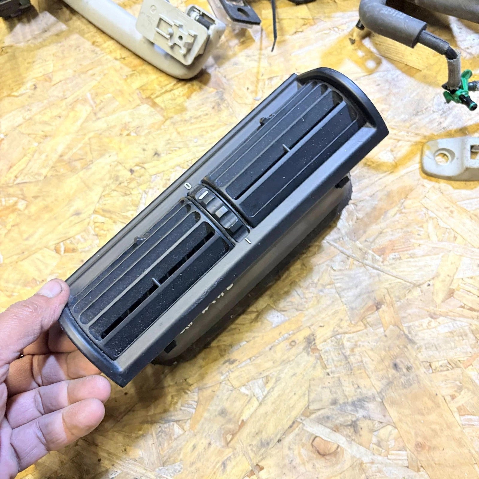 BMW Z3 1995-2002 DASHBOARD AIR VENT FRONT CENTRE MIDDLE