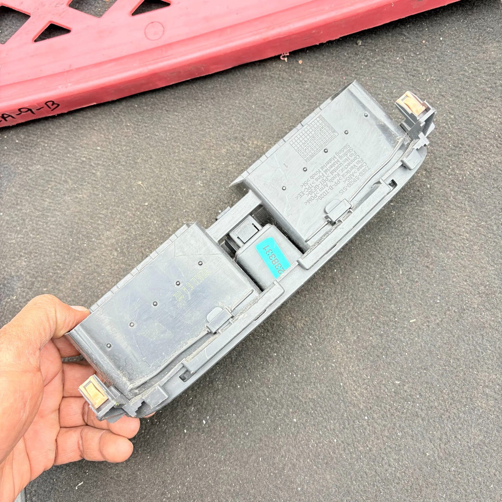 Vauxhall Agila B 2008-2014 Centre Dash Air Vent Hazard Switch 73841-51K0