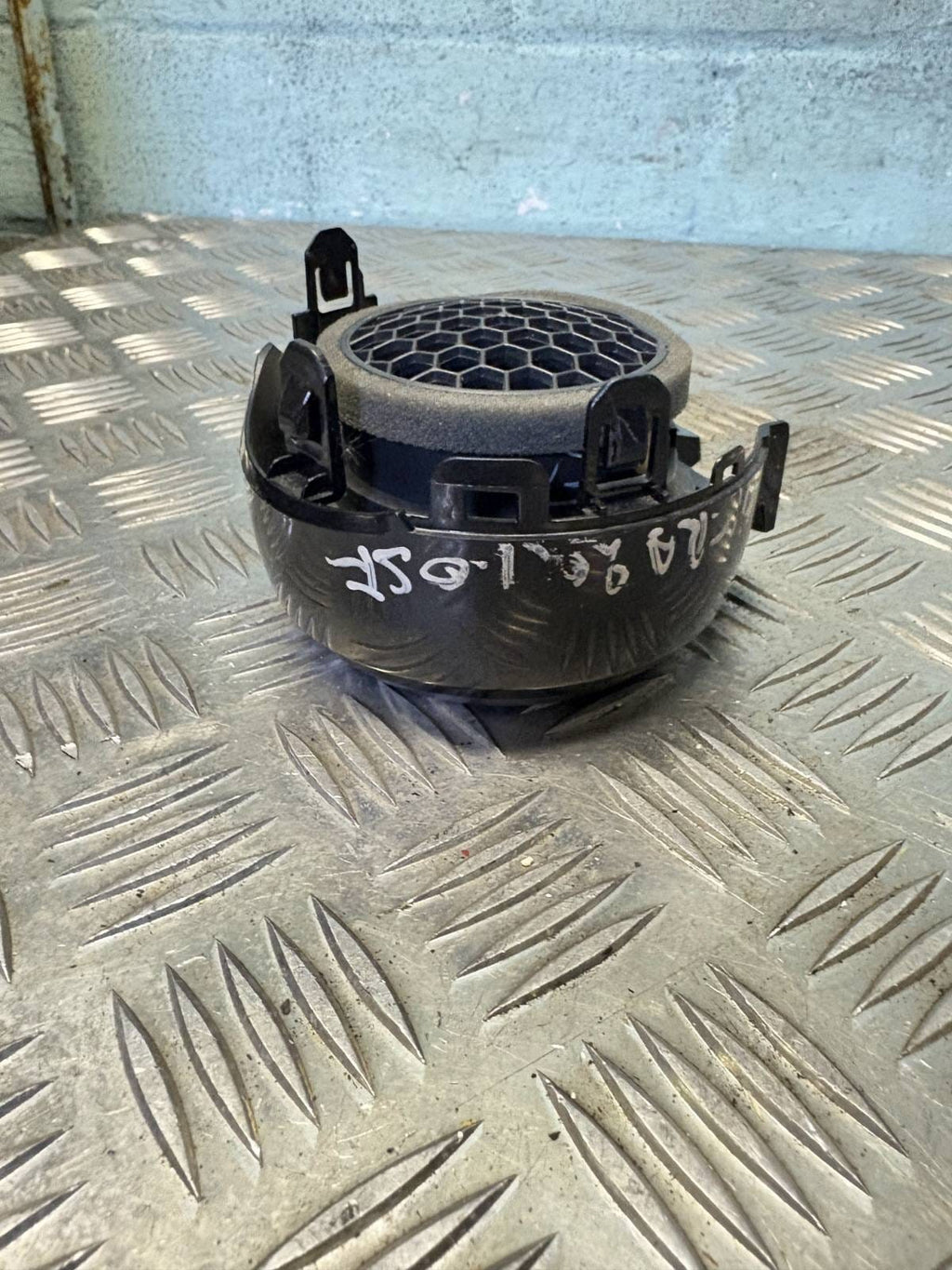 NISSAN MICRA K14 2017-2023 OSF-DRIVER SIDE DASHBOARD AIR VENT GRILL 09061109