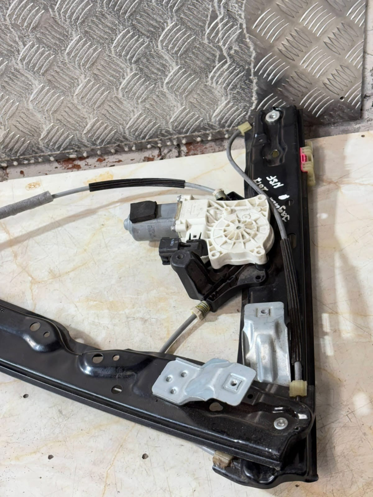 Land Rover Range Rover Evoque Left Passenger Rear Elec Window Regulator 2018-19A
