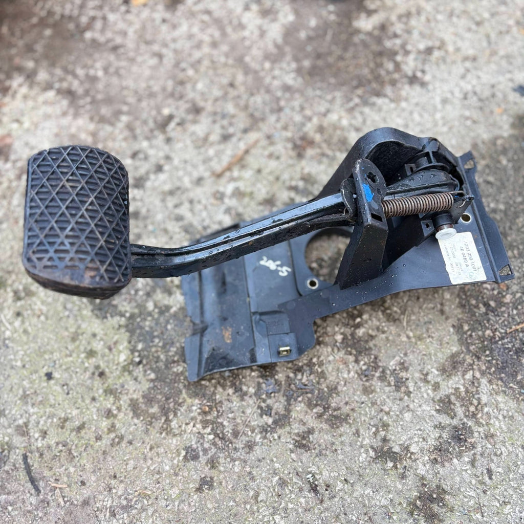 FOR MERCEDES C-CLASS W203 2000-2007 AUTOMATIC BRAKE PEDAL A2036891008