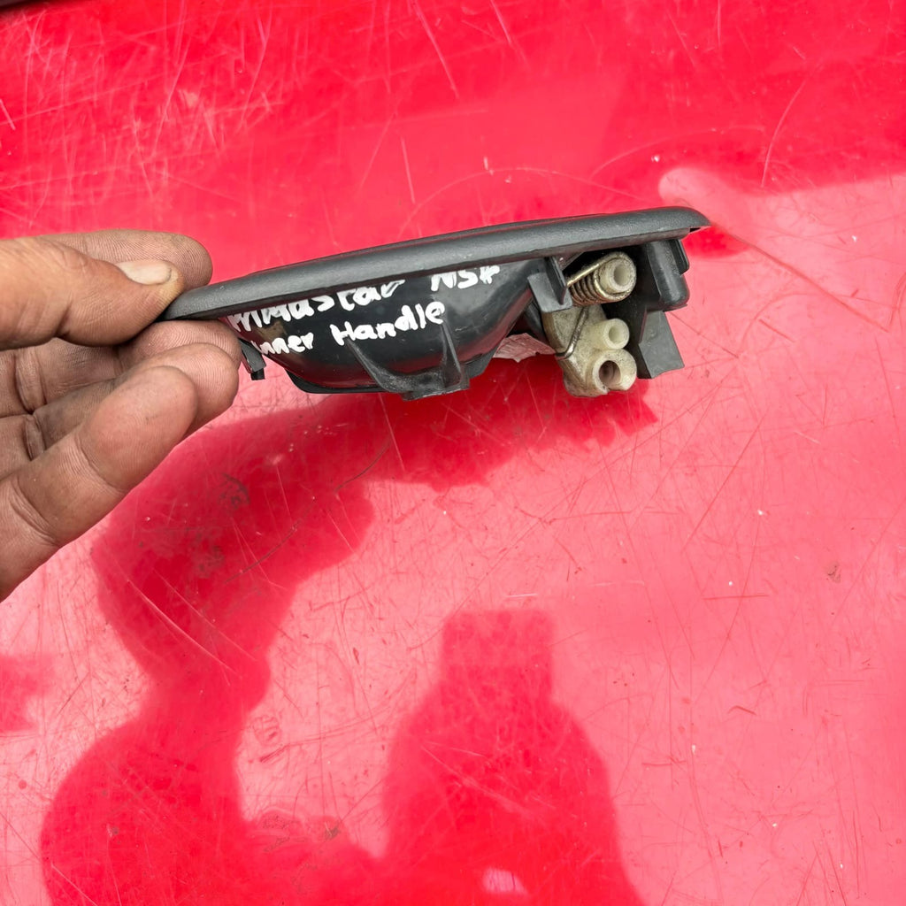 RENAULT MASTER DOOR INTERIOR HANDLE FRONT Right 7700830078, 91127201