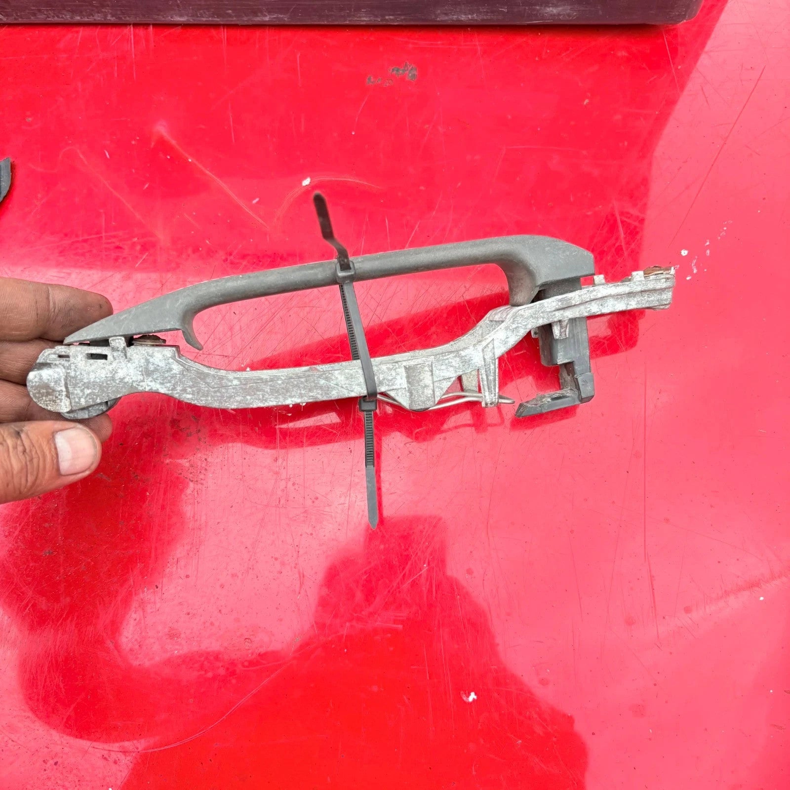 Mercedes W124 Driver Side Front Right Exterior Door Handle A1247600570 1990-95