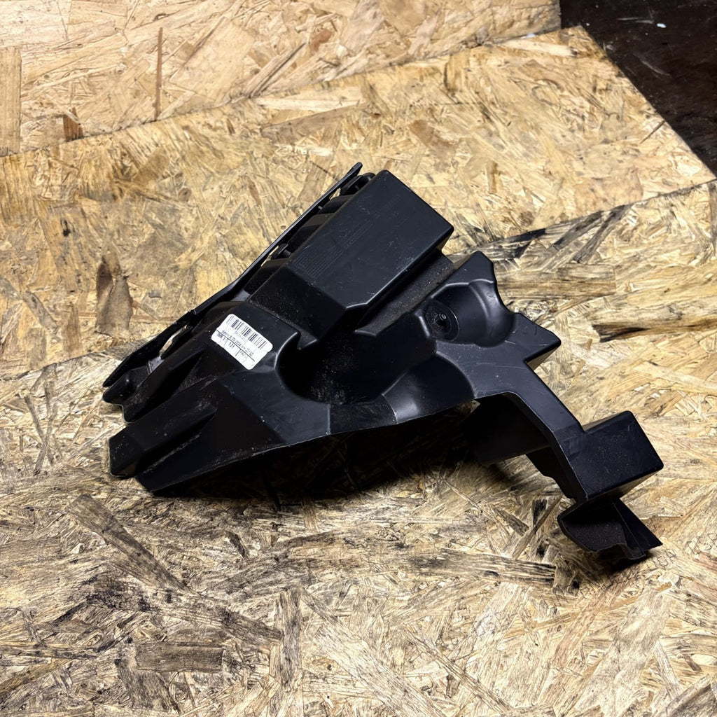 Skoda Karoq 2018-Left Rear Bumper Bracket Guide 57A807377