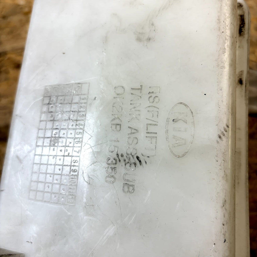 KIA CARENS RS 2.0 CRDi Coolant Expansion Tank OK2KB-15350 0K2KB-15350 83kw 2004