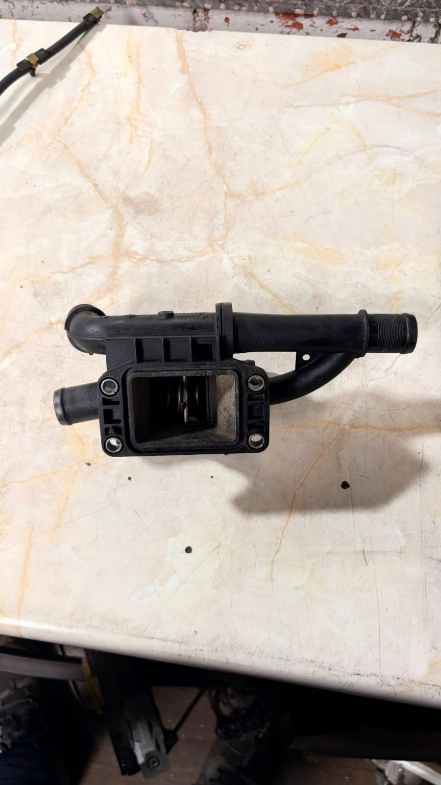 Ford Focus MK3 1.6 TDCI Thermostat Housing 9670253780 042652