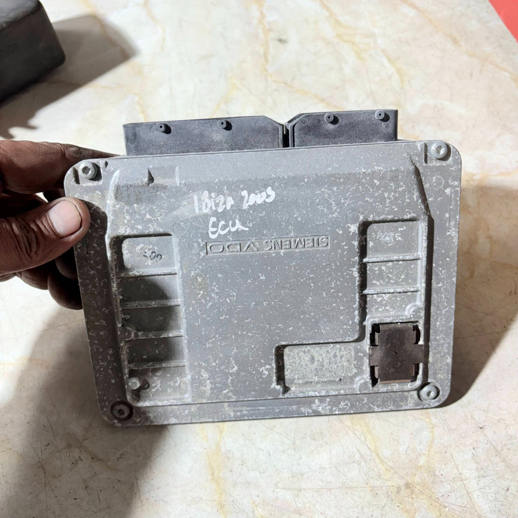 Seat Ibiza 2003 Engine Control Unit ECU 03E906033 AA