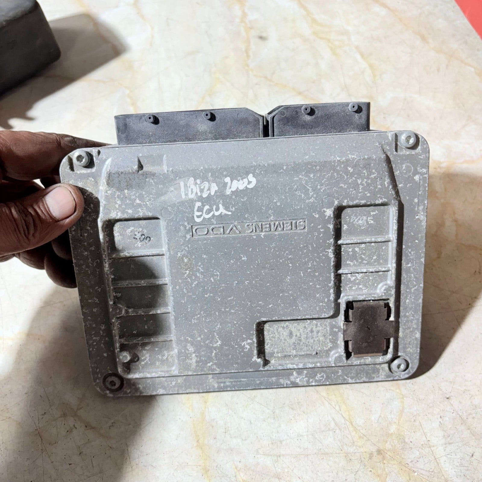 Seat Ibiza 2003 Engine Control Unit ECU 03E906033 AA