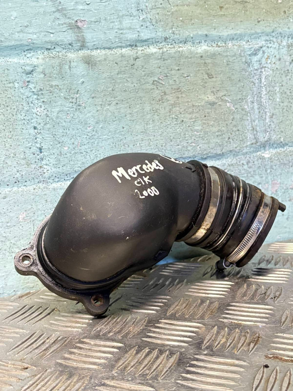 Mercedes CLK C-Class W203 2.0 Petrol Throttle Body Air Intake Pipe A1111410804