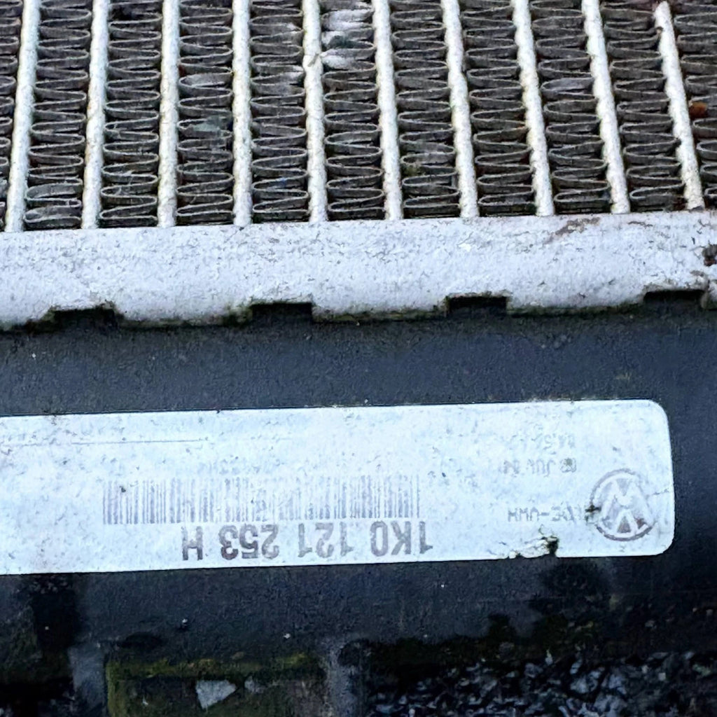 VW Passat B6/B7 Radiator 1K0121253H Golf MK5 MK6 A3 8P Octavia Leon Touran