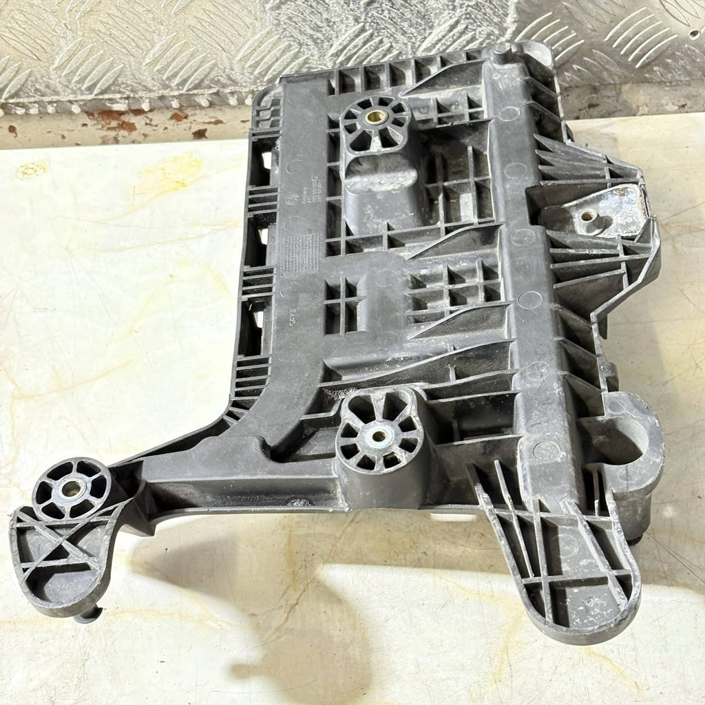 VOLKSWAGEN GOLF MK5 1K 2003-2008  2.0 BATTERY TRAY HOUSING 1K0915333C