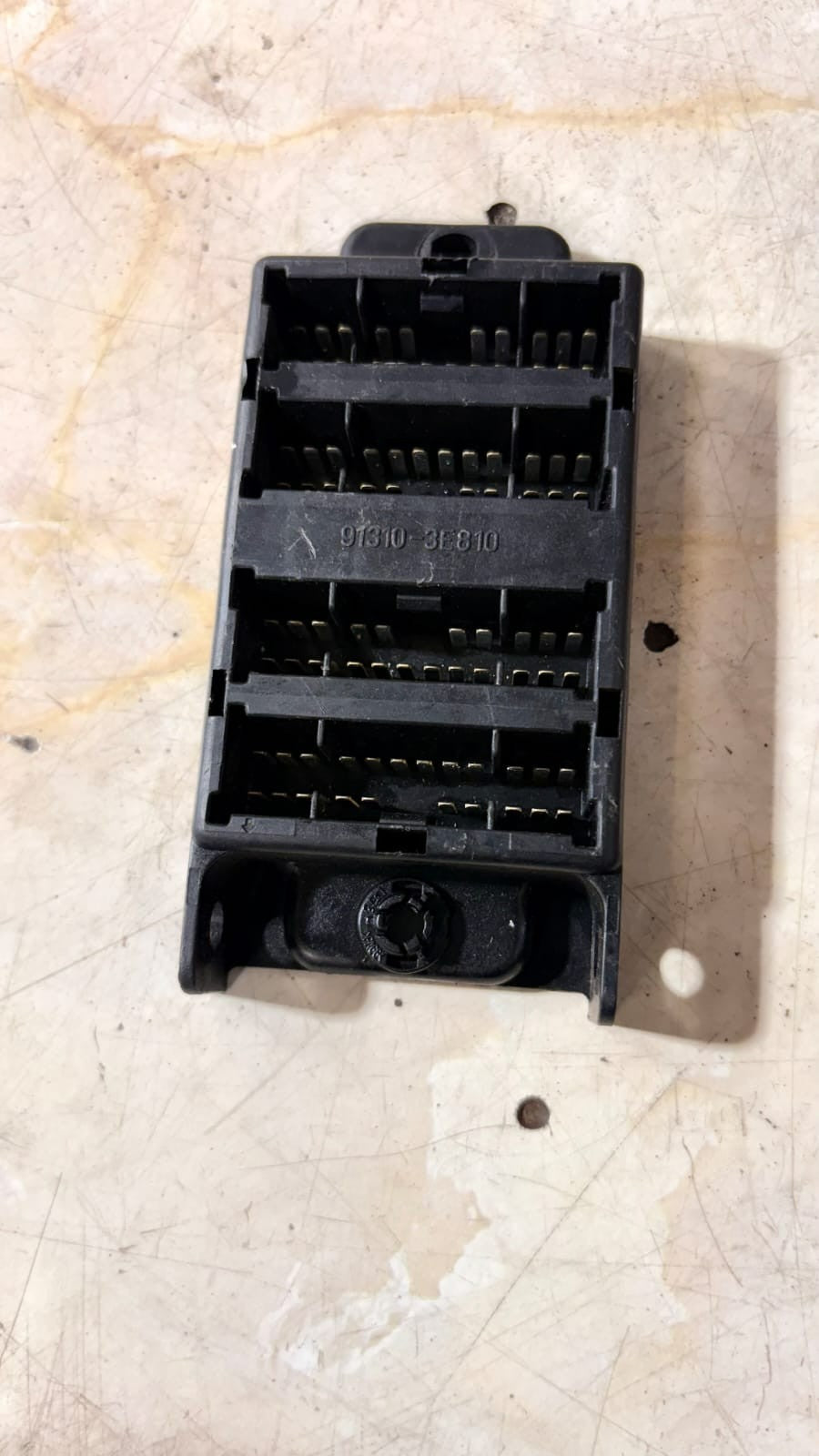 Kia Sorento 2002-2009 Year Relay Fuse Box 91310-3E810