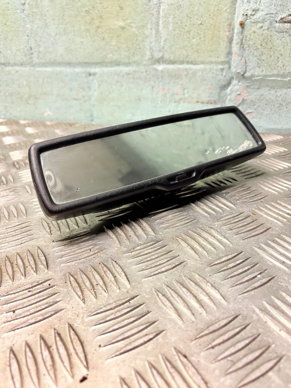 VW Golf Mk5 (2004-2009 INTERIOR REAR VIEW MIRROR RHD E11015625