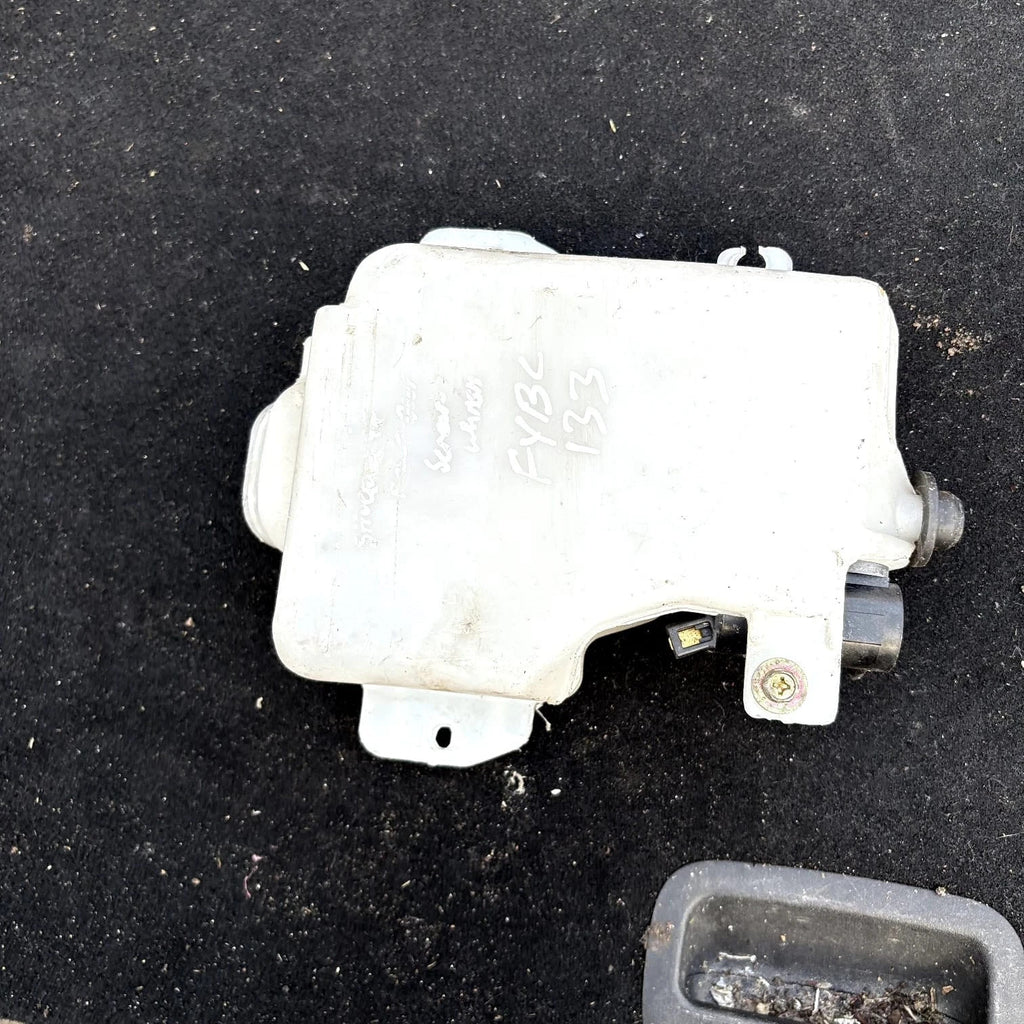 Mitsubishi Shogun MK4 Rear Washer Bottle Tank Reservoir 2000-2009 060351507