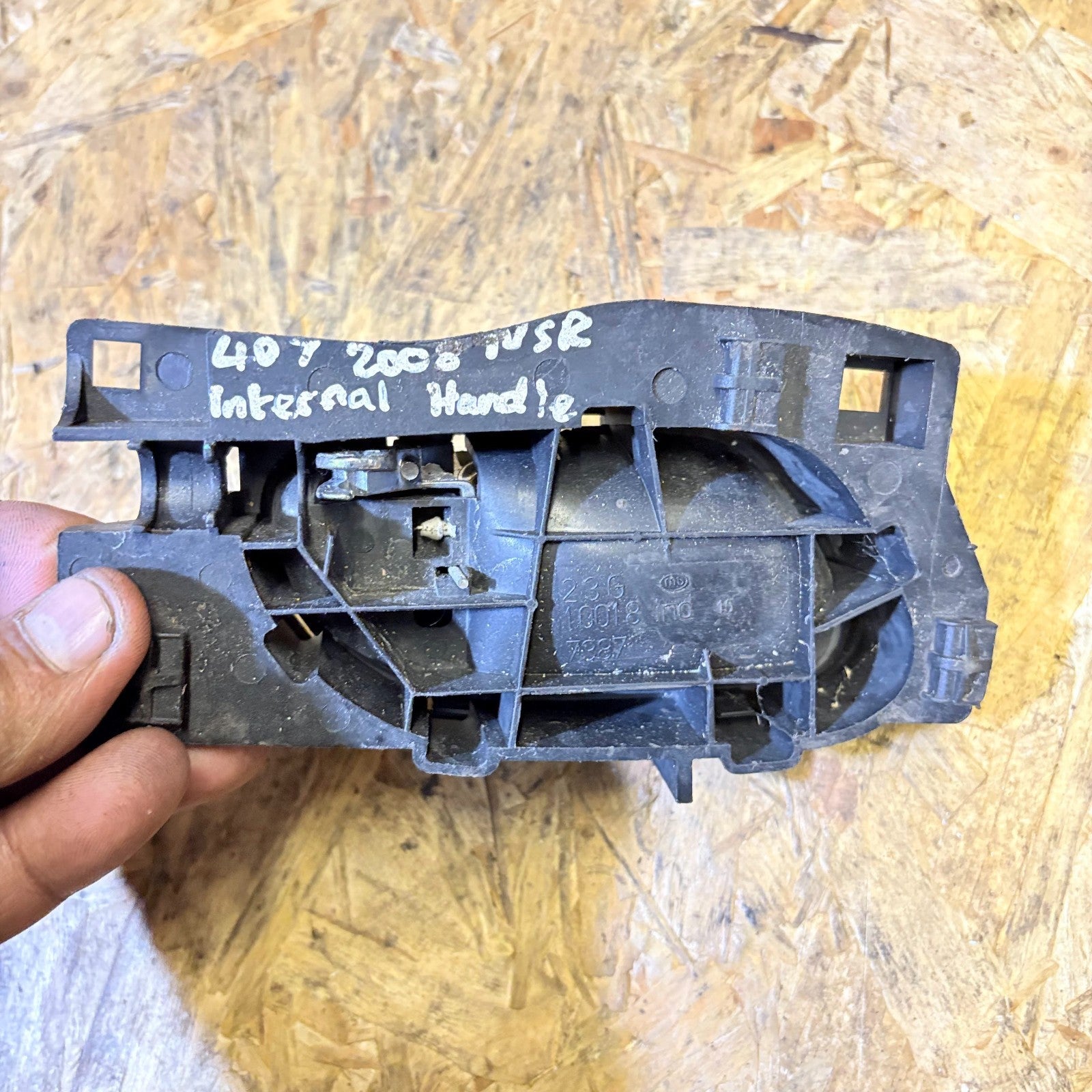 PEUGEOT 407 2008 Rear Left Inner Opening Handle 100187387