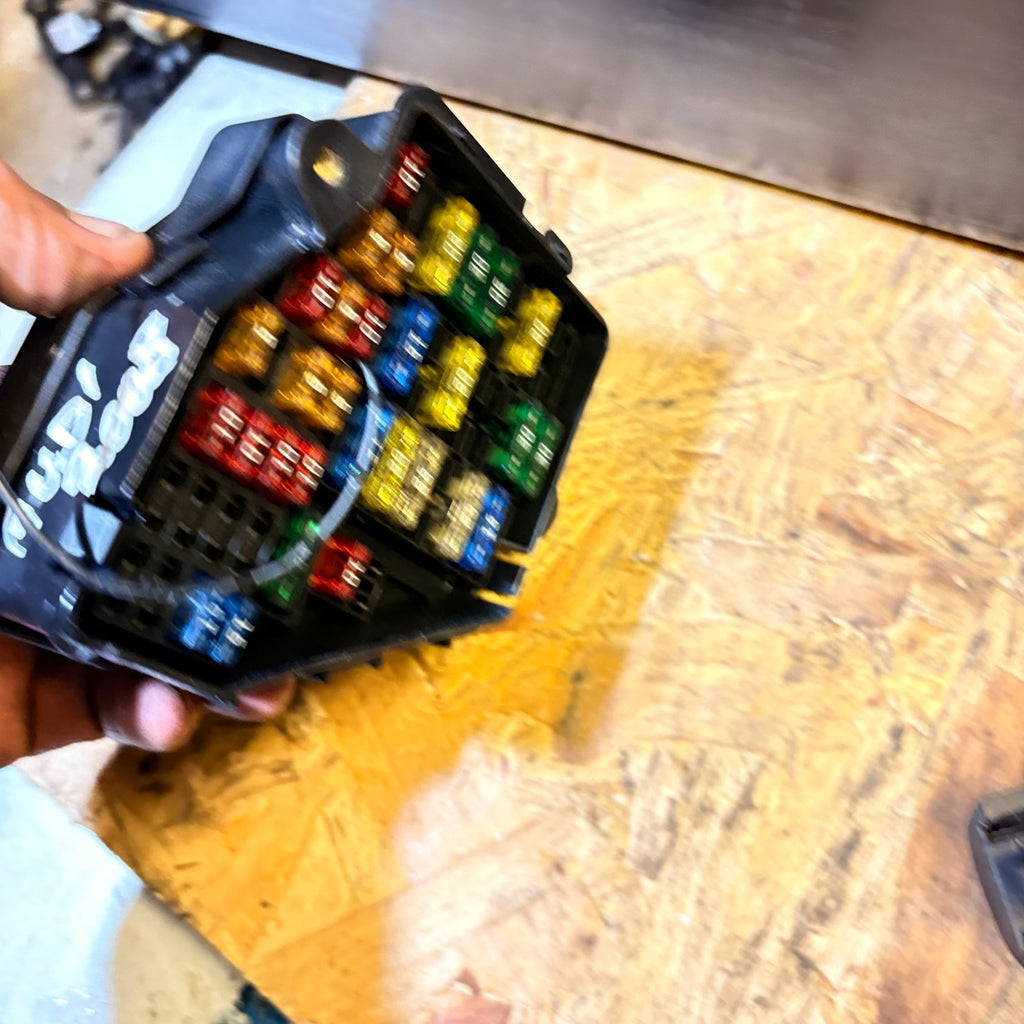Audi 2008 Fuse Box Control Module Relay Box Genuin eOEM
