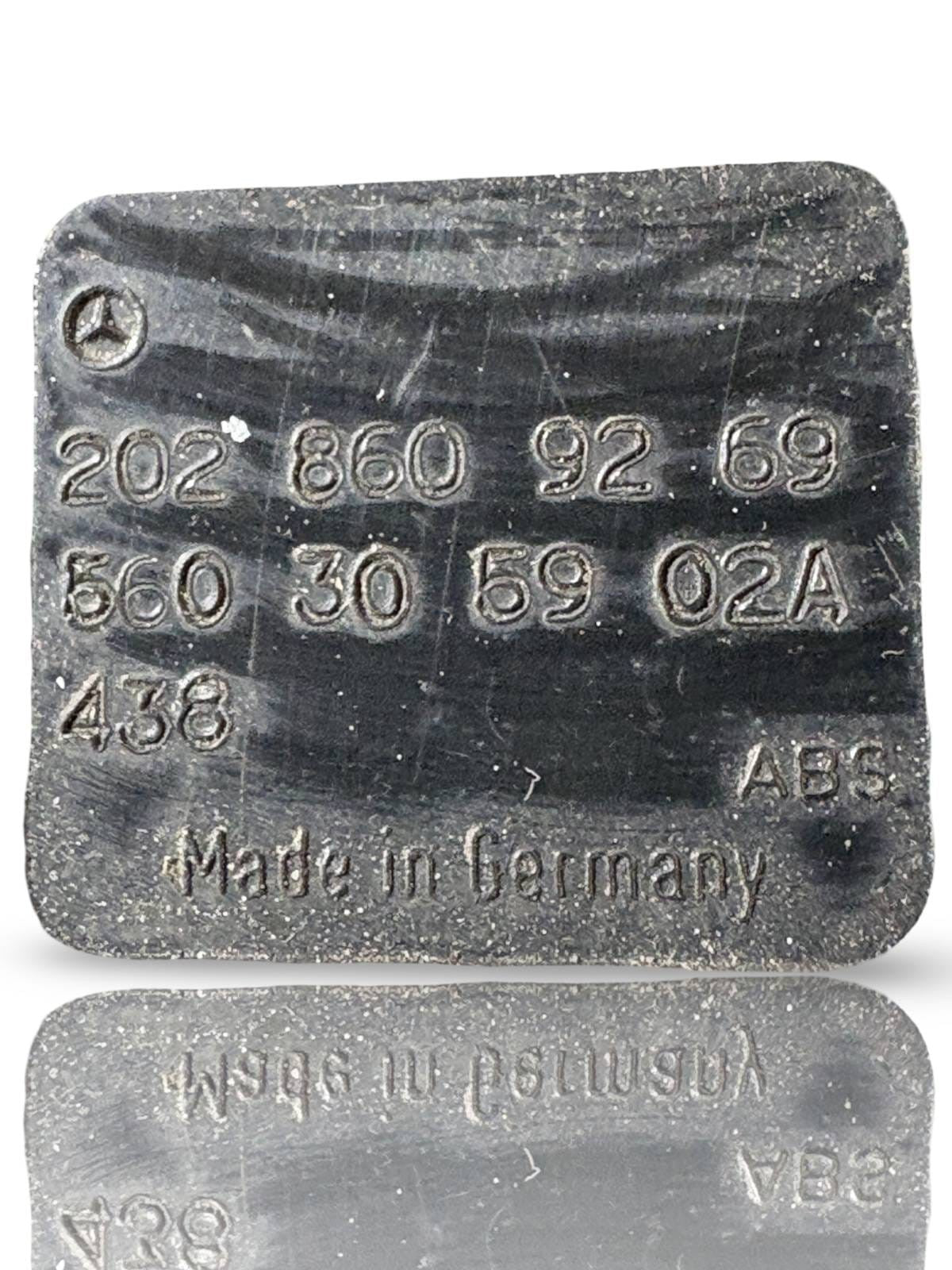 Mercedes Benz w202 Rear Centre Seat Belt Clips Receivers 2028609269