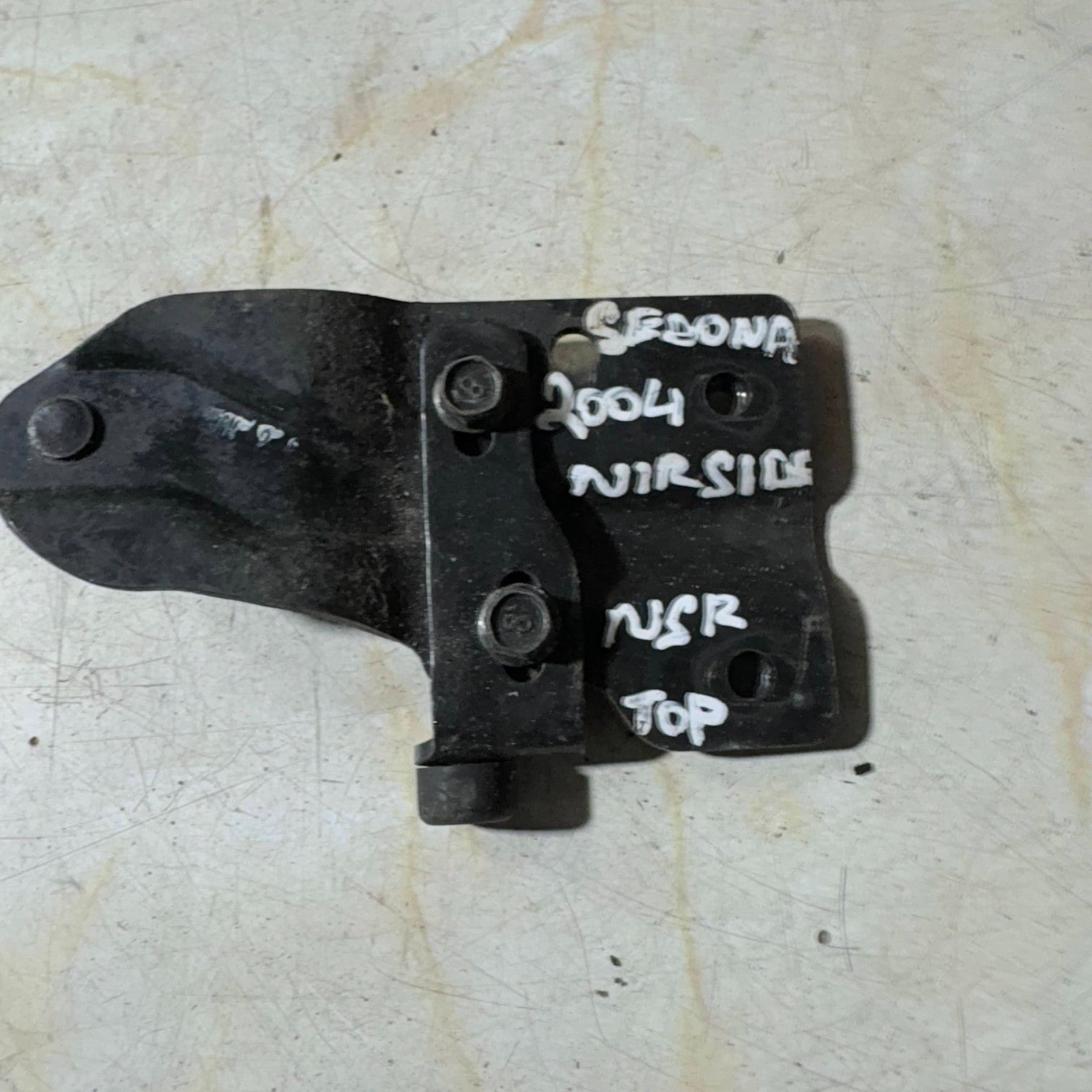 Kia Sedona Mk1 2002-2006 Rear Left Sliding Door Top Roller