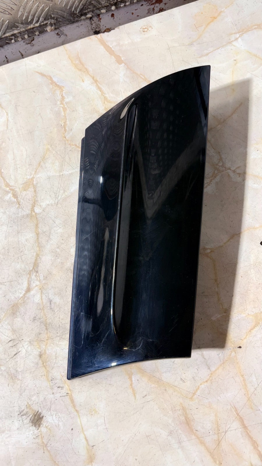 FORD ECOSPORT 2016 RIGHT REAR WINDOW QUARTER PANEL PILLAR TRIM COVER RIGHT