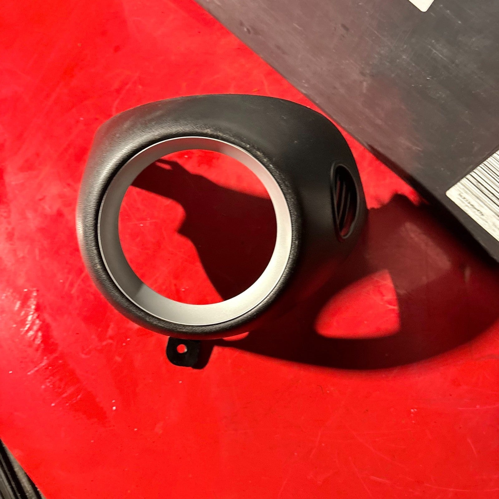 MINI CLUB 2011 DASH AIR VENT TRIM COVER/FRAME (PASSENGER SIDE)
