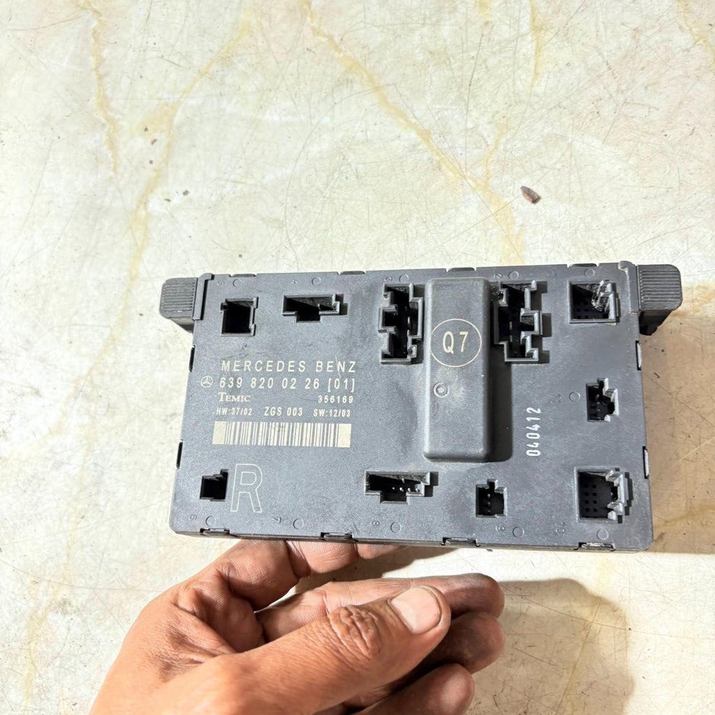 1996-2005 MERCEDES VITO O/S/F DOOR CONTROL MODULE 639 820 02 26