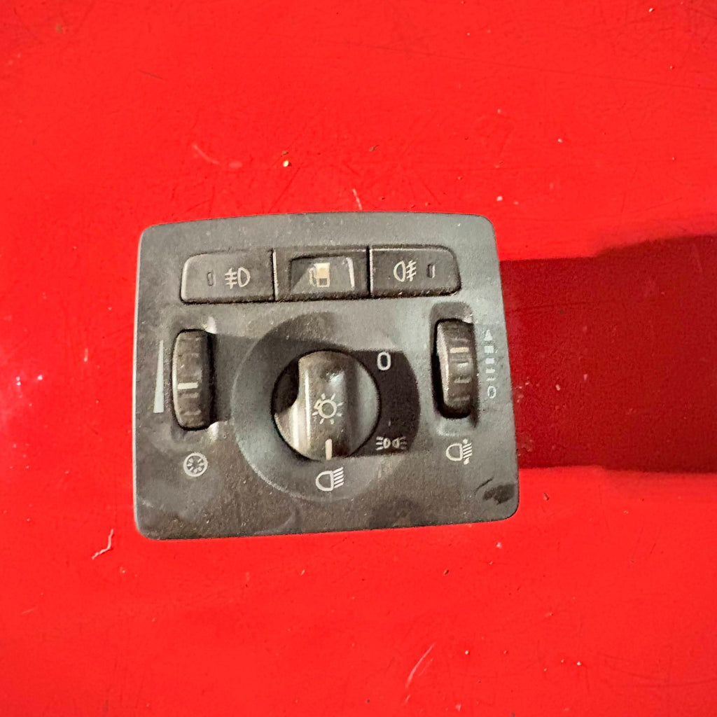 VOLVO C30 FRONT HEADLIGHT SWITCH CONTROL PANEL 30739300 2006-2013