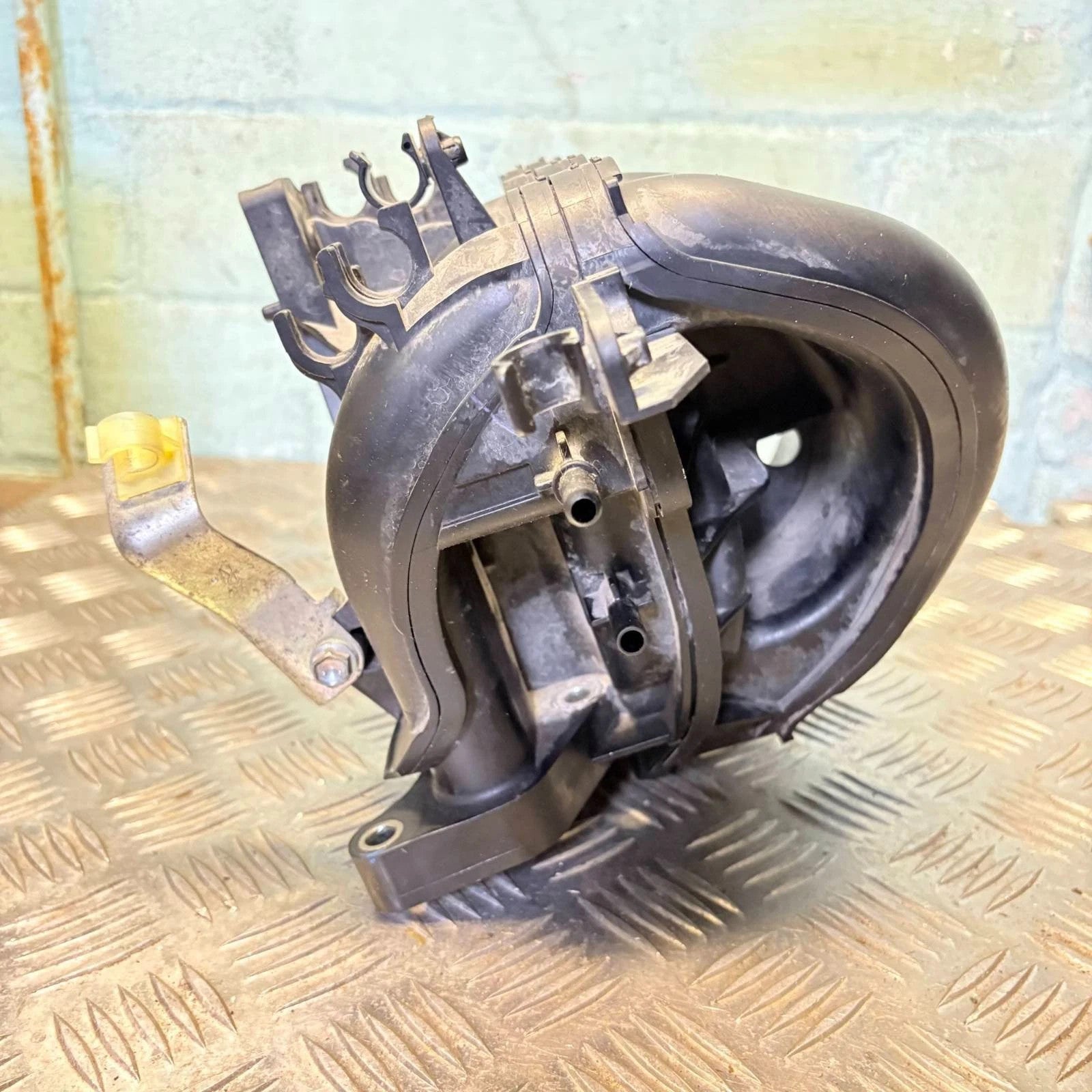 MK2 Toyota Aygo 2015 Intake manifold ORIGINAL PART WARRANTY